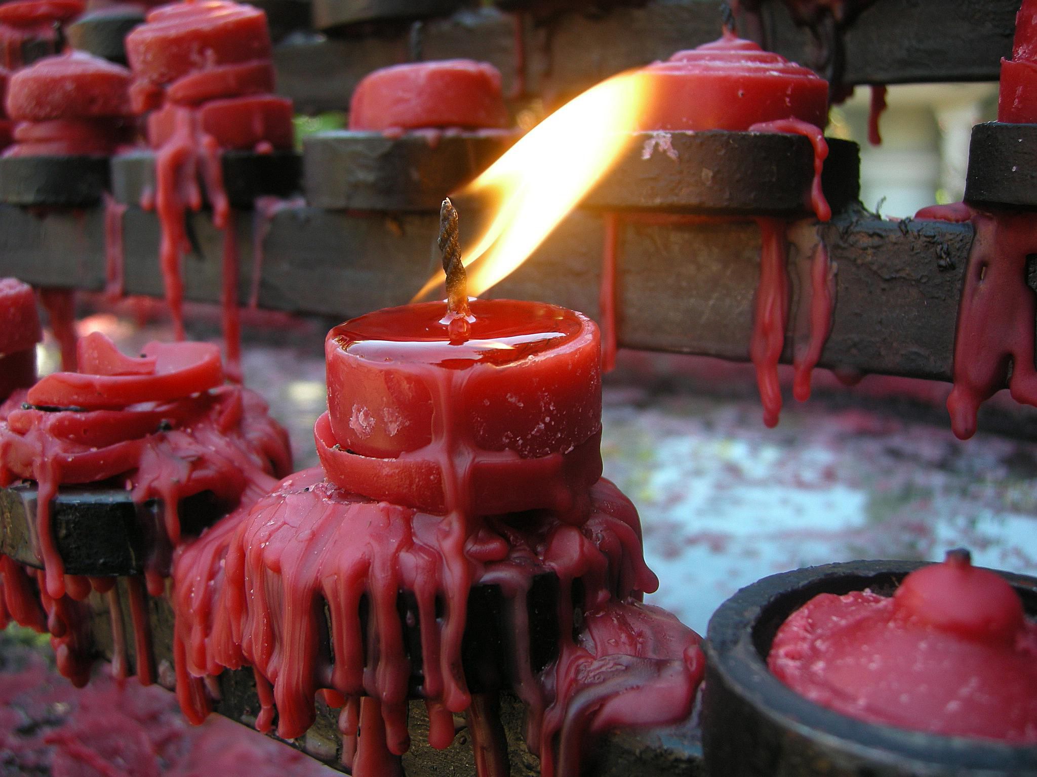 How to Recycle Candle Wax Scraps