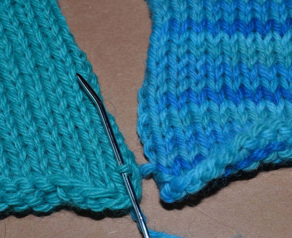 How to Seam Stockinette Stitch With the Mattress Stitch