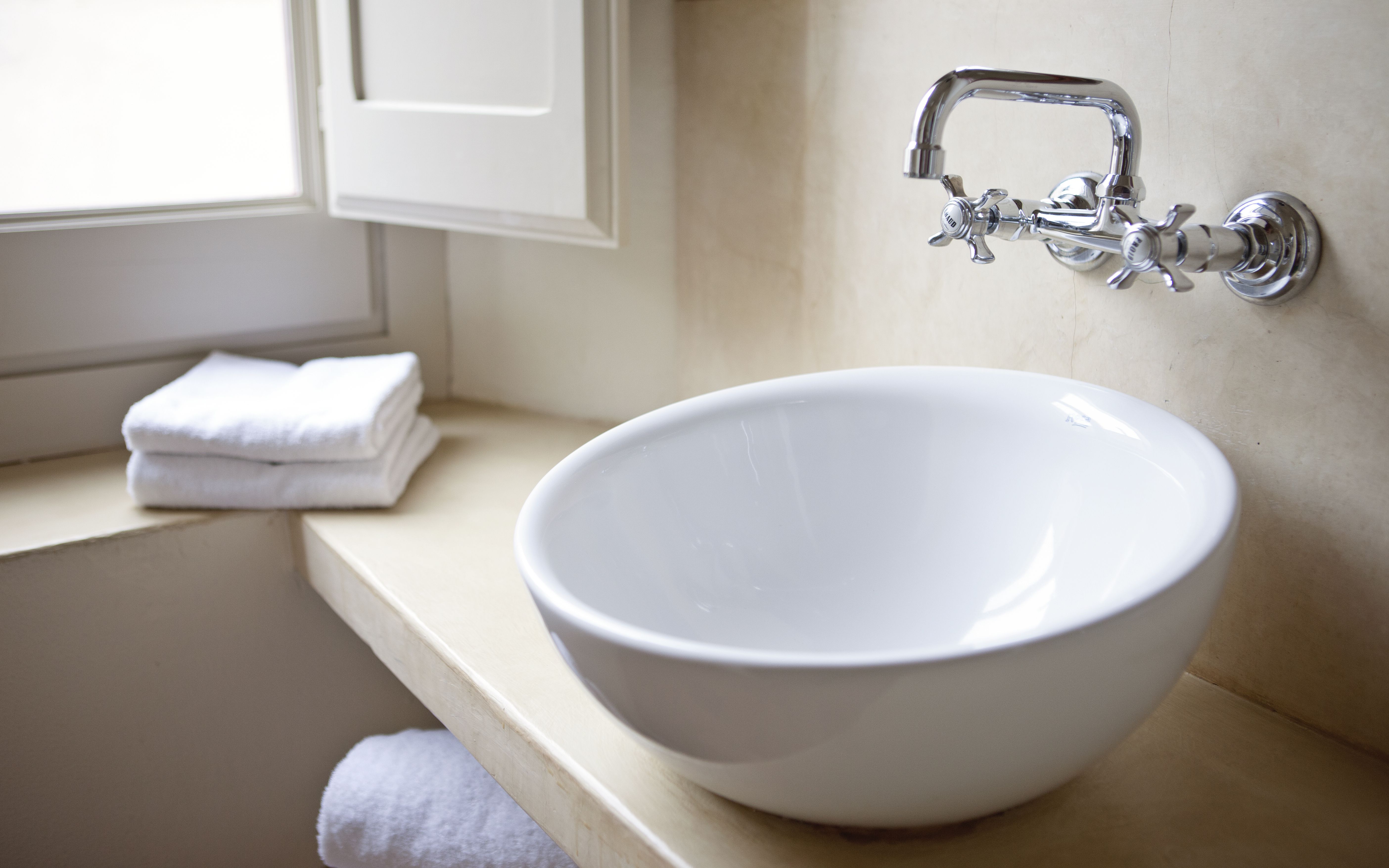 above mount bathroom sink