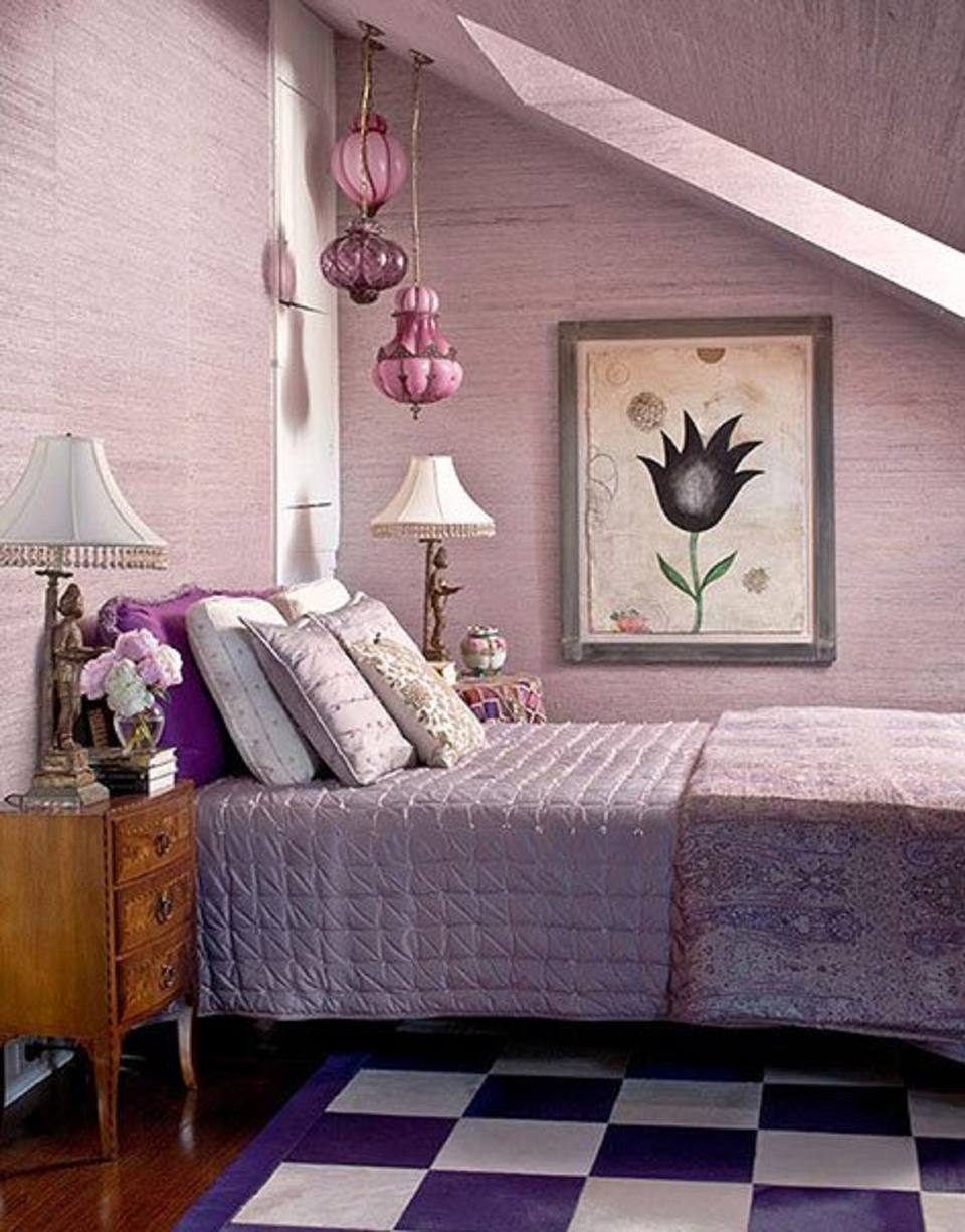 Tips and Photos for Decorating the Bedroom with Lavender