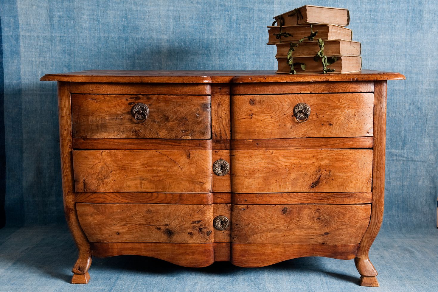 How Can You Tell If Your Furniture Is Antique