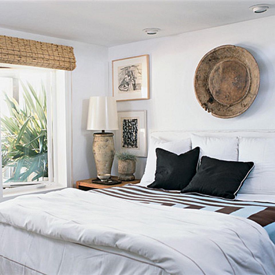  Decorating  Bedrooms  with White  Walls