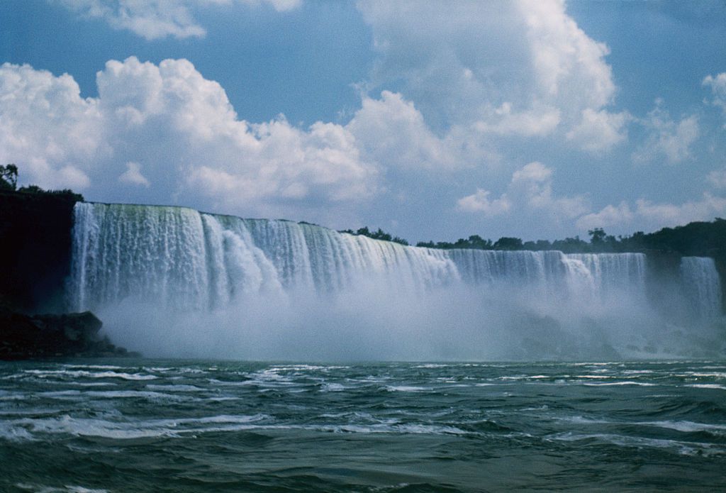 Is a Niagara Falls Honeymoon Right for You?