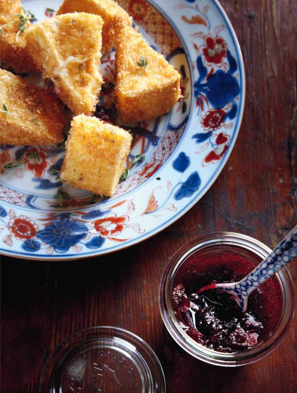 Recipe for Fried Camembert With Cranberry Sauce