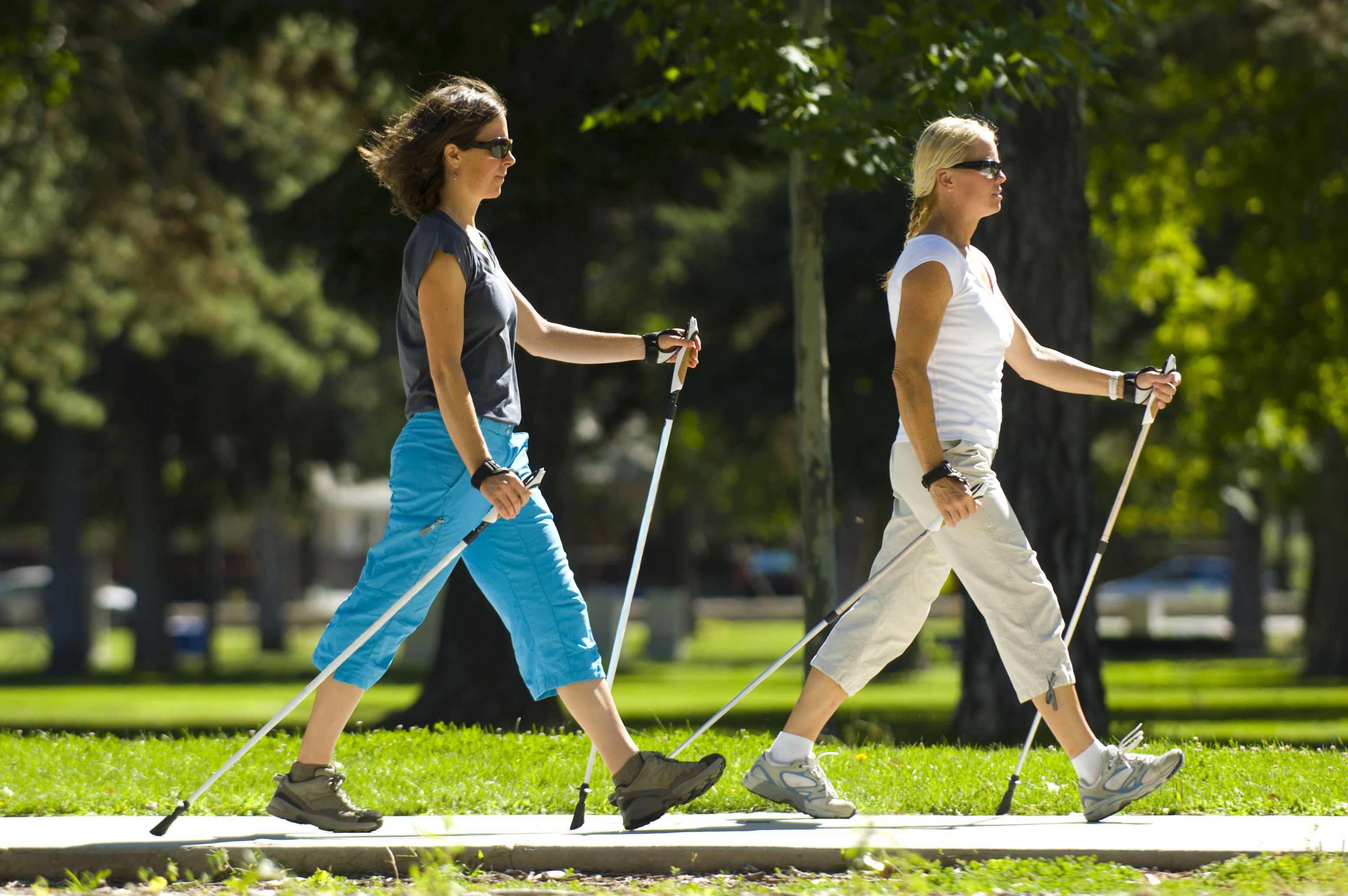 how to use walking poles sticks