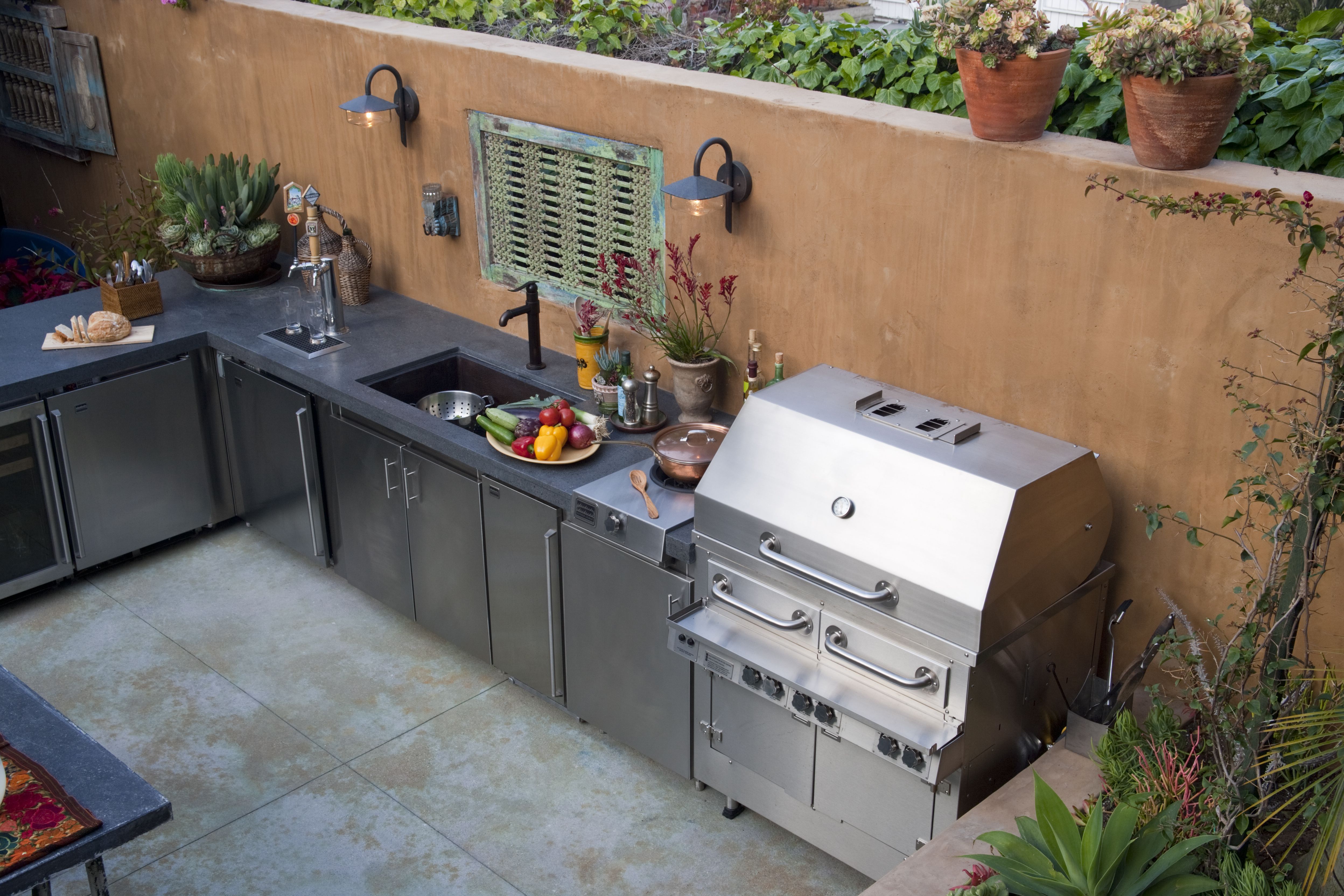 Consider Utilities When Planning Your Outdoor Kitchen