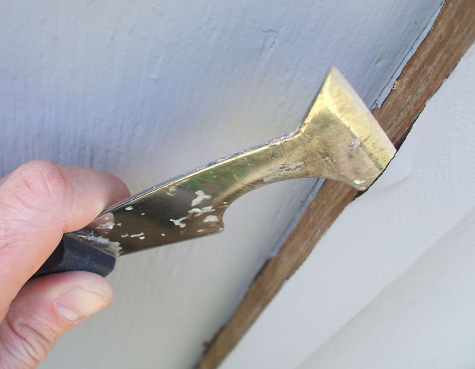 the-best-tools-for-removing-house-paint