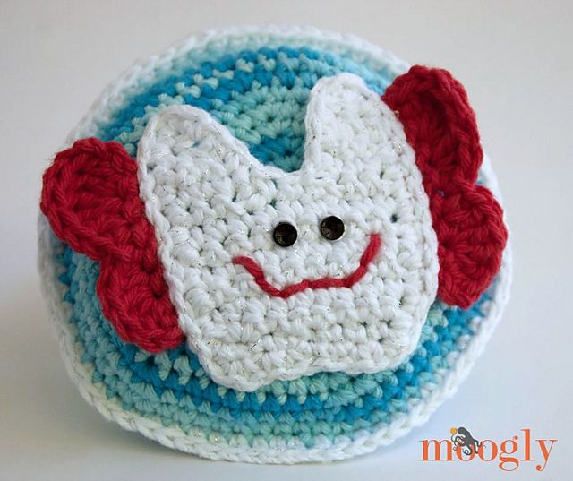 10-crochet-patterns-for-tooth-fairy-pillows-pouches