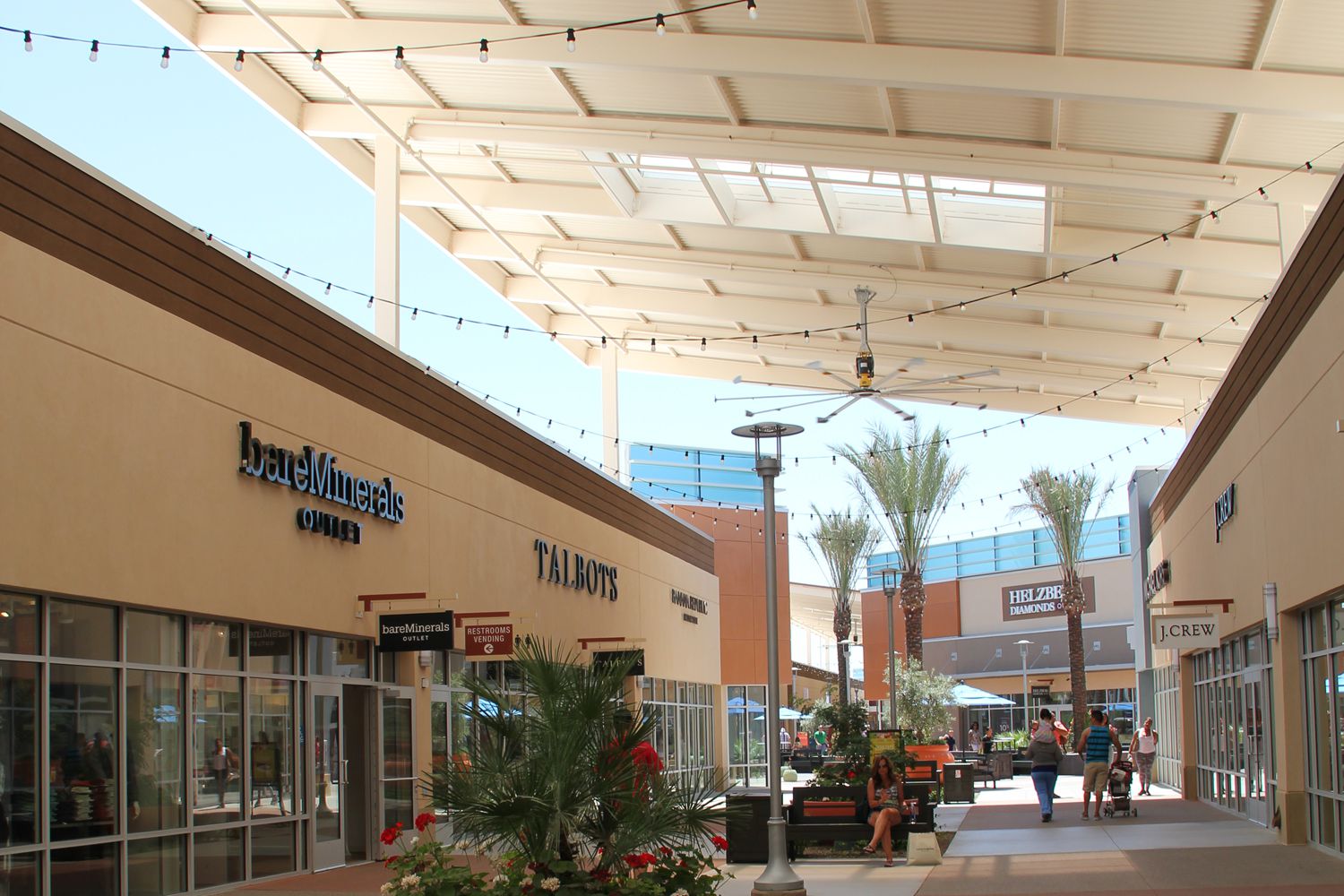 tanger outlet