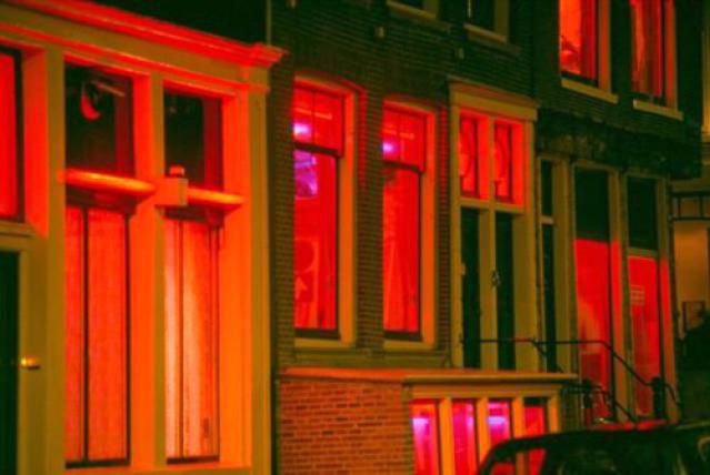 What to Expect in the Amsterdam Red Light District