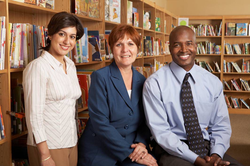 Three teacher. Three teachings. The principal. Respect for the teachers.