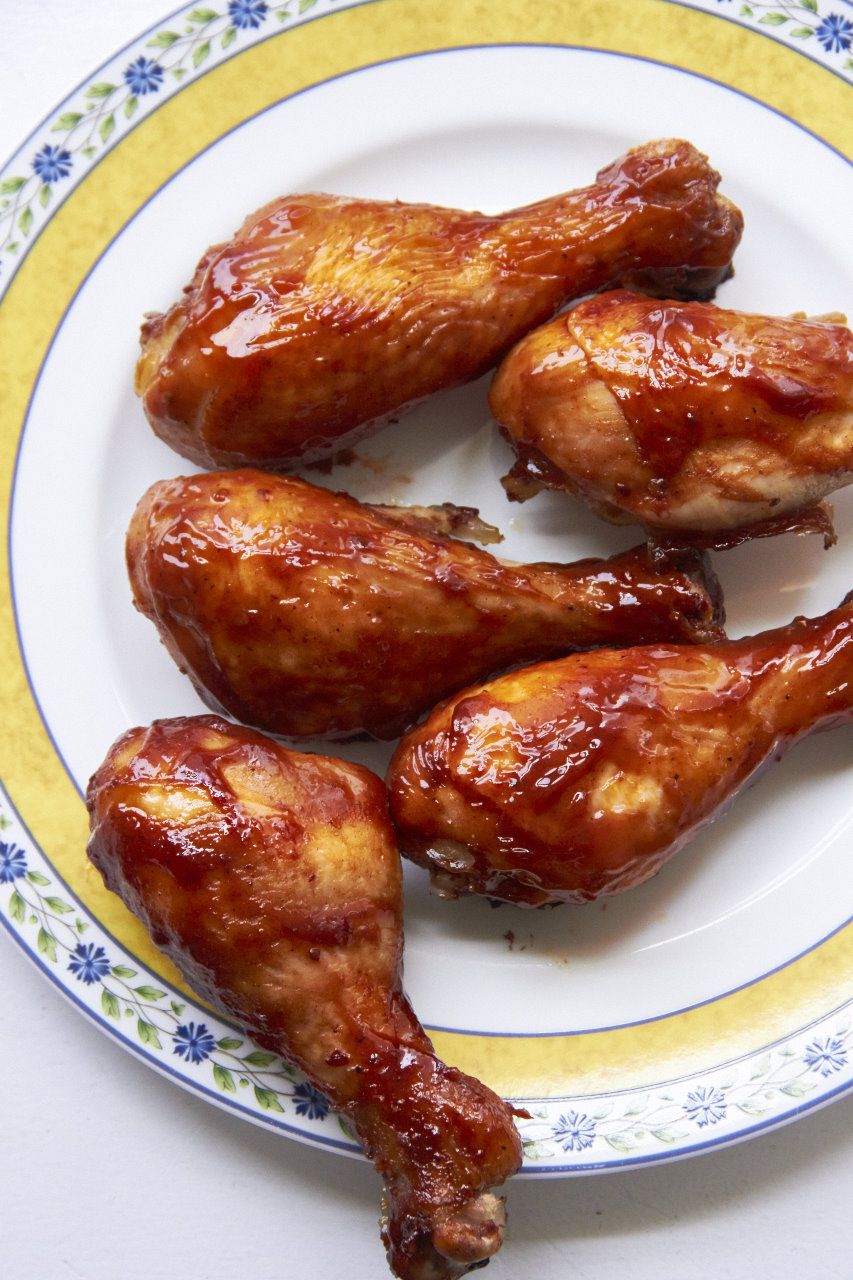 https://fthmb.tqn.com/FJlCCR628623hKGpUDl03O8vDa0=/960x0/filters:no_upscale()/slow-cooked-barbecue-chicken-for-about-579110f83df78c17345dfcd4.jpg