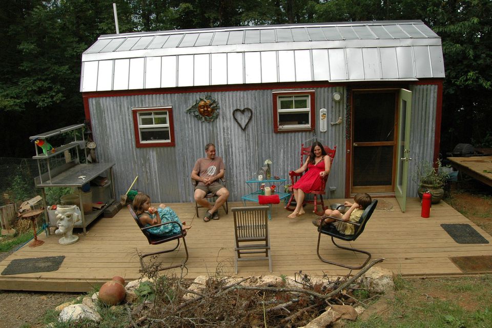 Why Tiny House Living Pays Off Big for Young Families