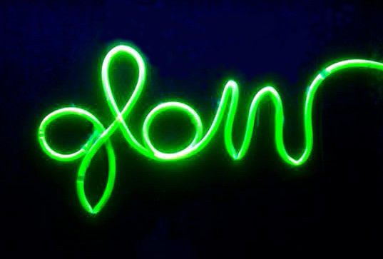 Make a Fake Neon Sign Using Fluorescence