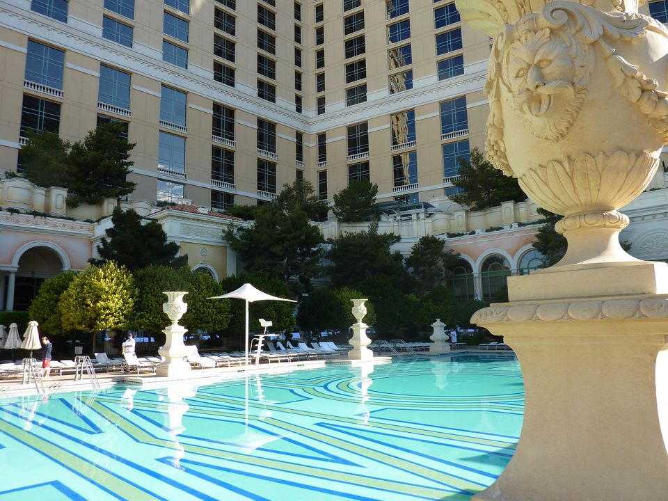 Pictures of the pool at Bellagio Las Vegas