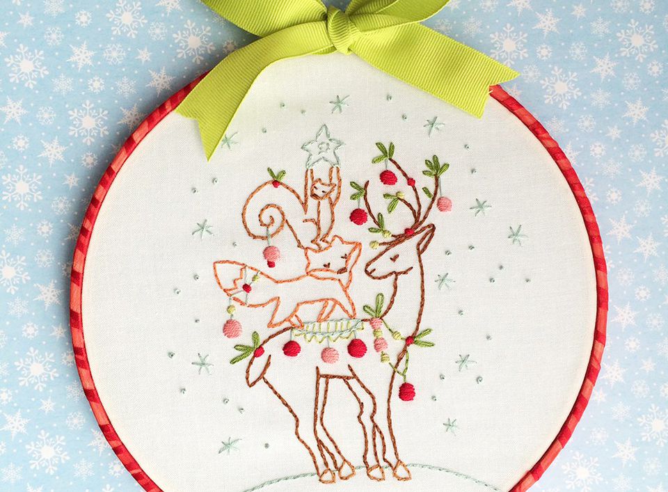 10-free-christmas-hand-embroidery-patterns