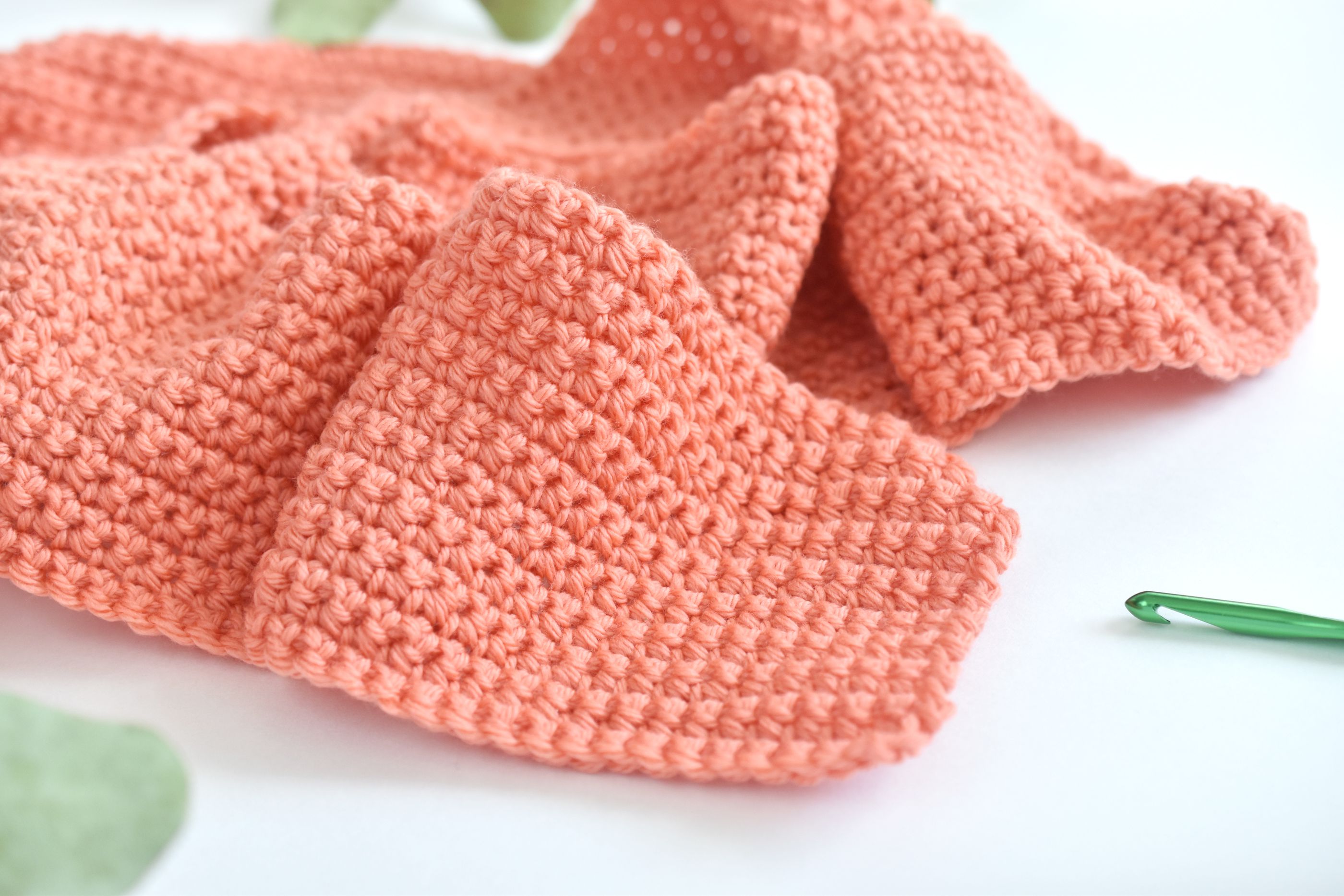 Featured image of post Crochet Patterns For Scarf Simple / Simple free v stitch pattern.