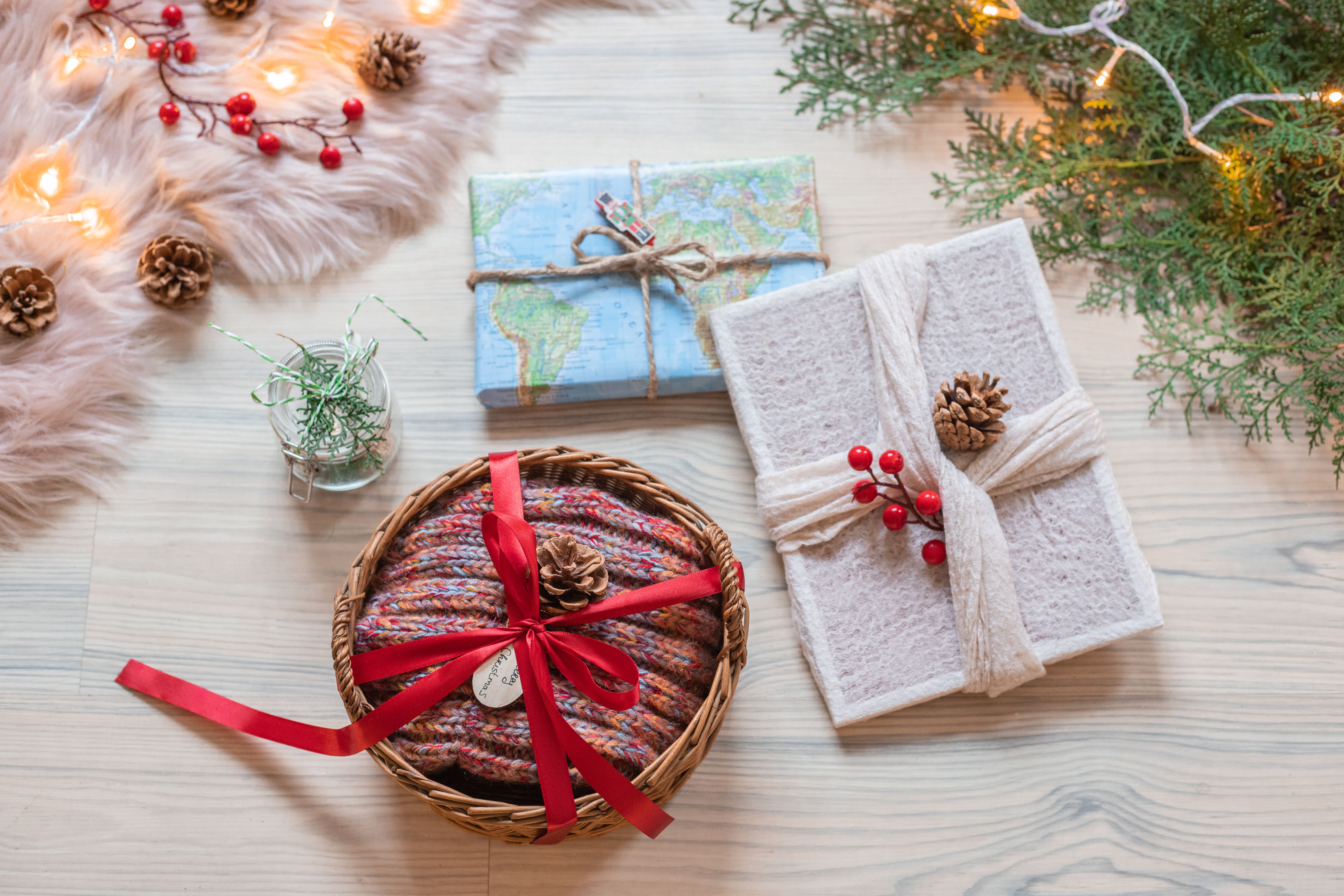 12 Eco-Friendly Alternatives to Wrapping Paper