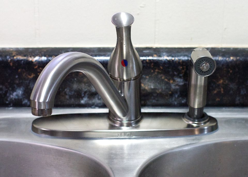 spray attachment for kitchen sink