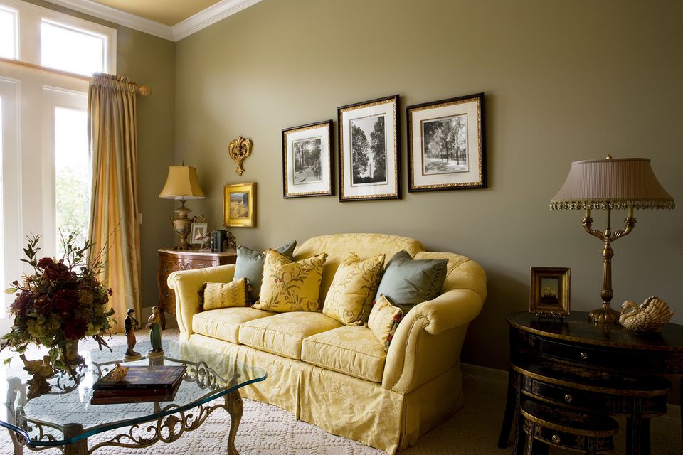 Feng Shui Gold: Decorate Your House With Gold & Yellow