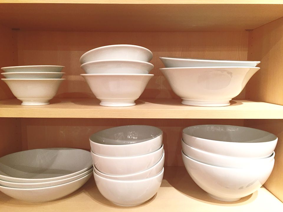 the-difference-between-stoneware-porcelain-and-other-dinnerware