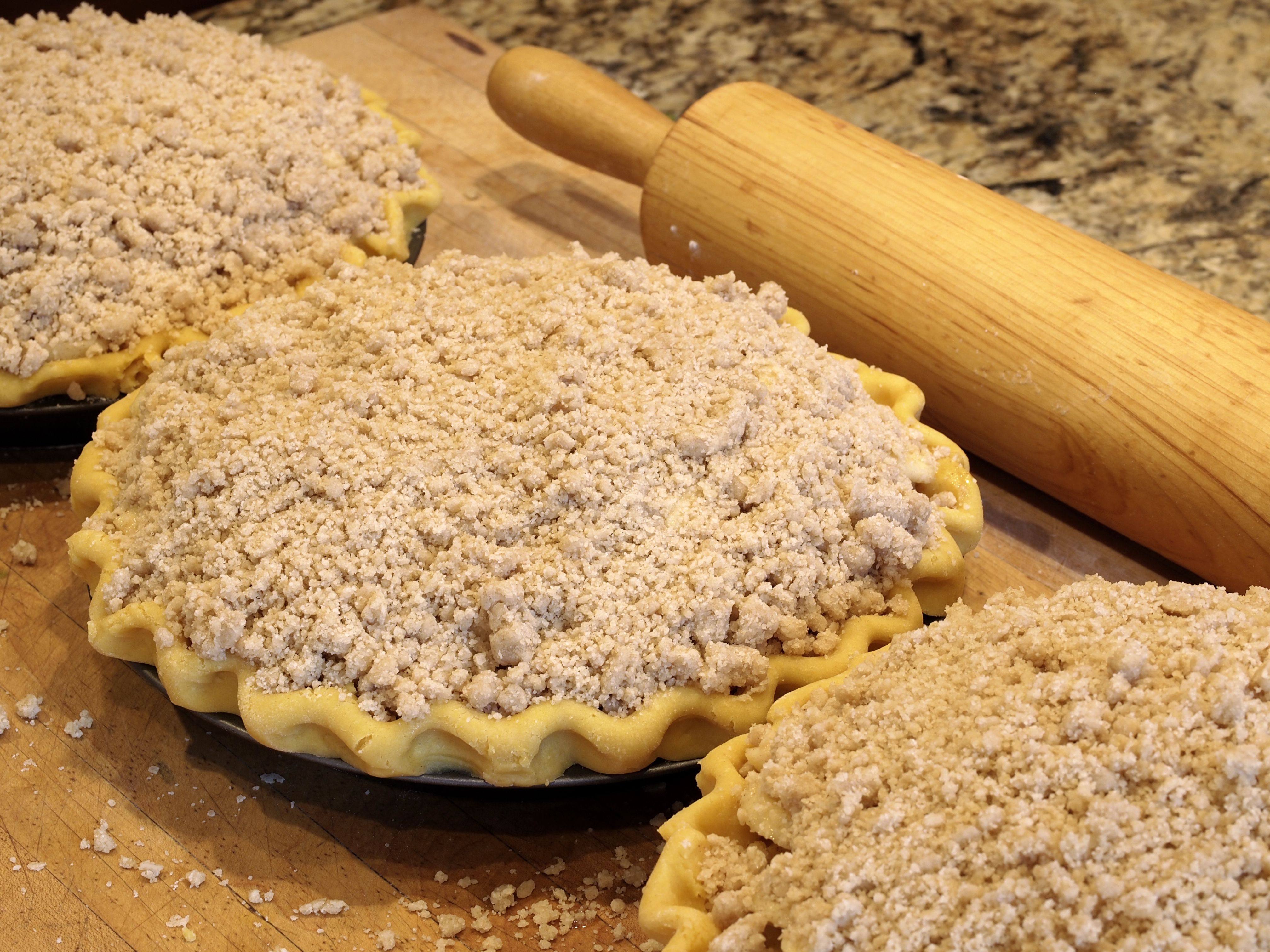 peach pie with crumb topping using canned filling