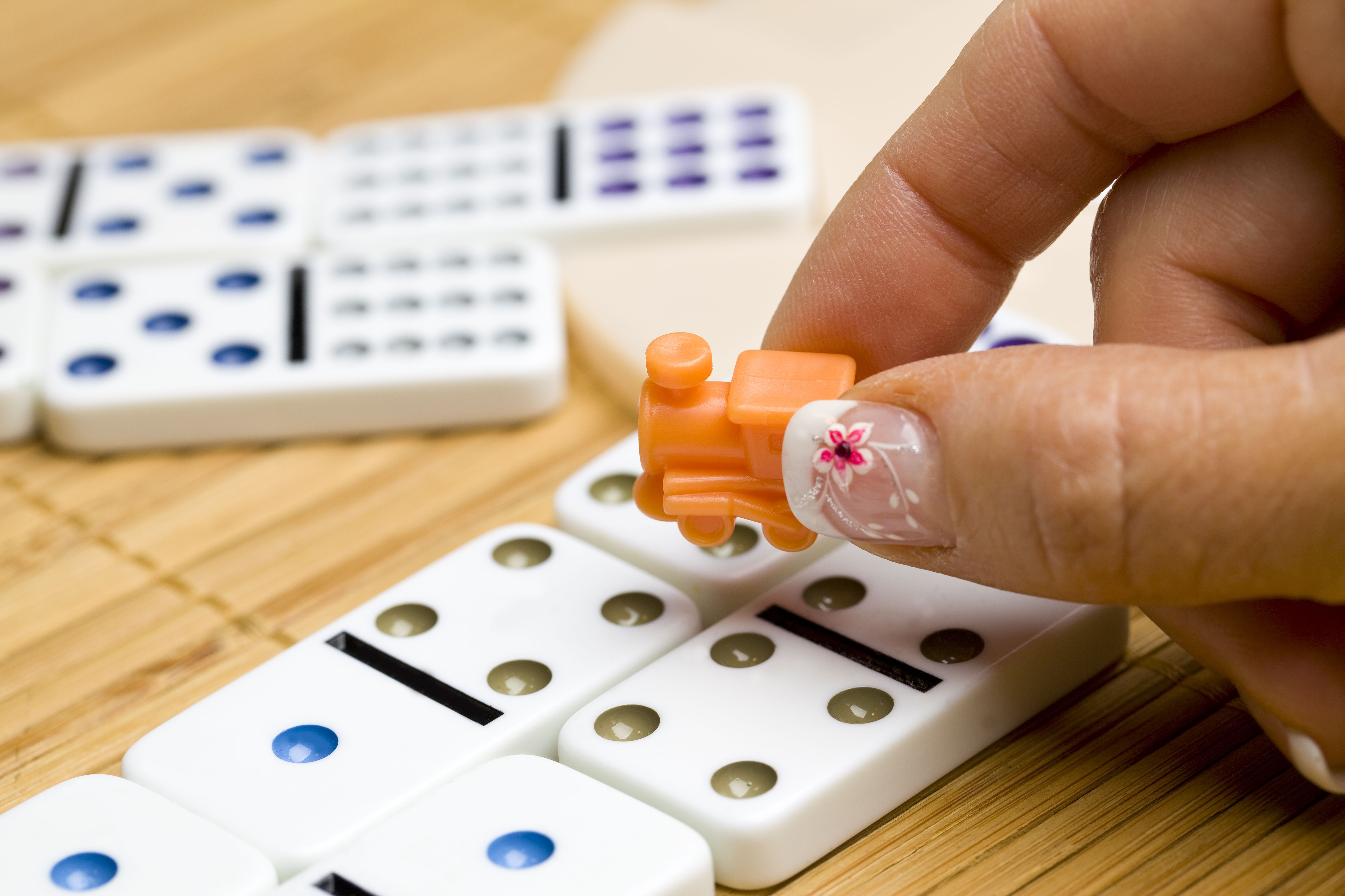 complete-rules-to-mexican-train-dominoes