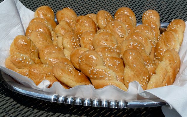 Koulourakia Recipe - Greek Butter Cookies With Sesame