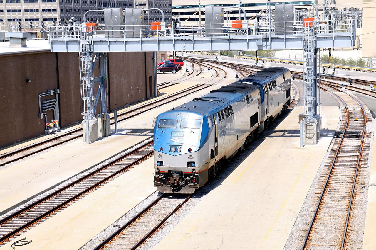 plan a trip to chicago by train