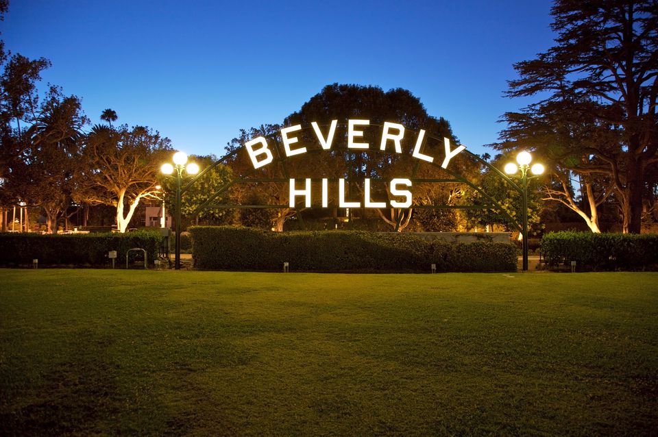 A shot of Beverly Hills sign
