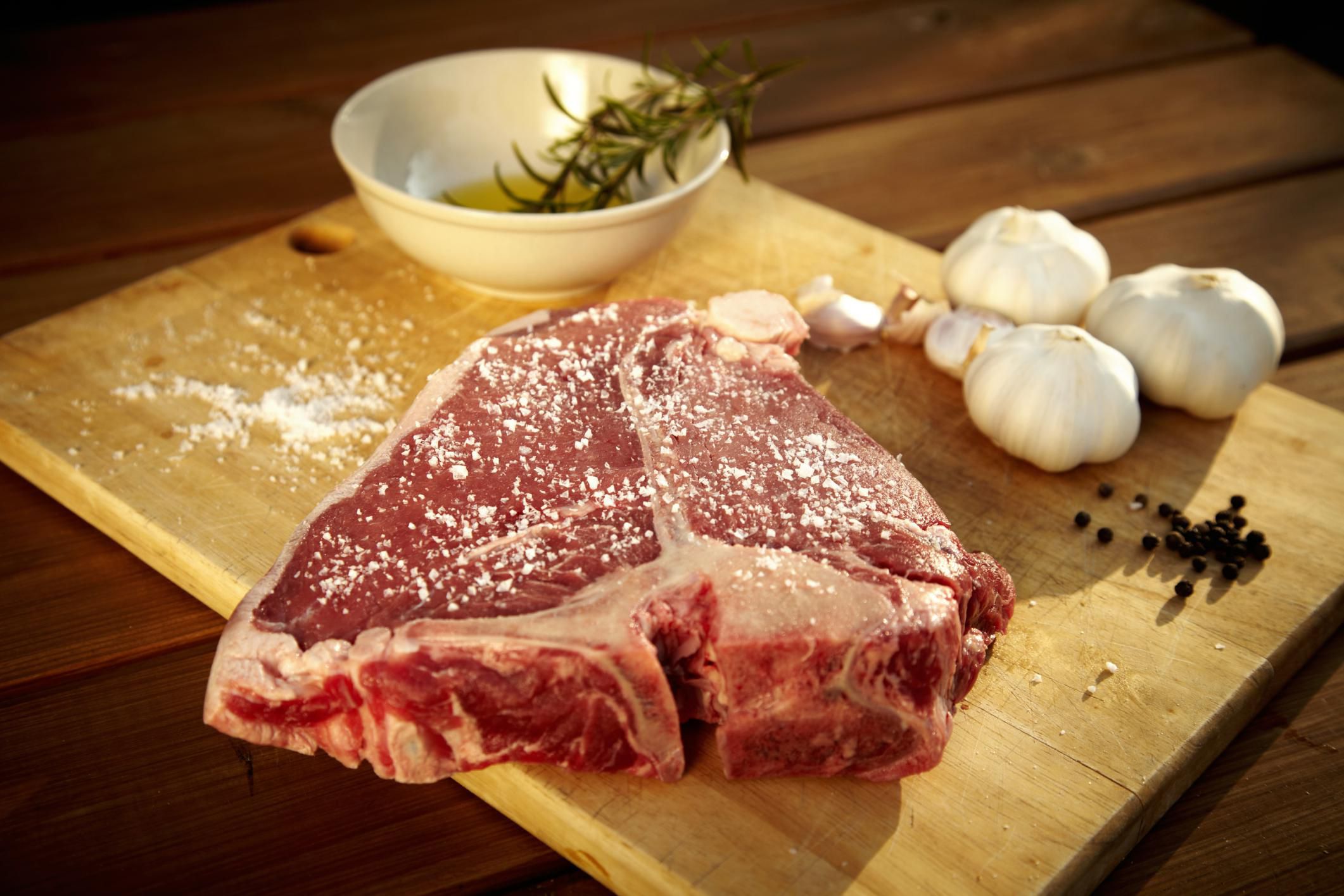 how-to-grill-steaks-perfectly-for-beginners-omaha-steaks