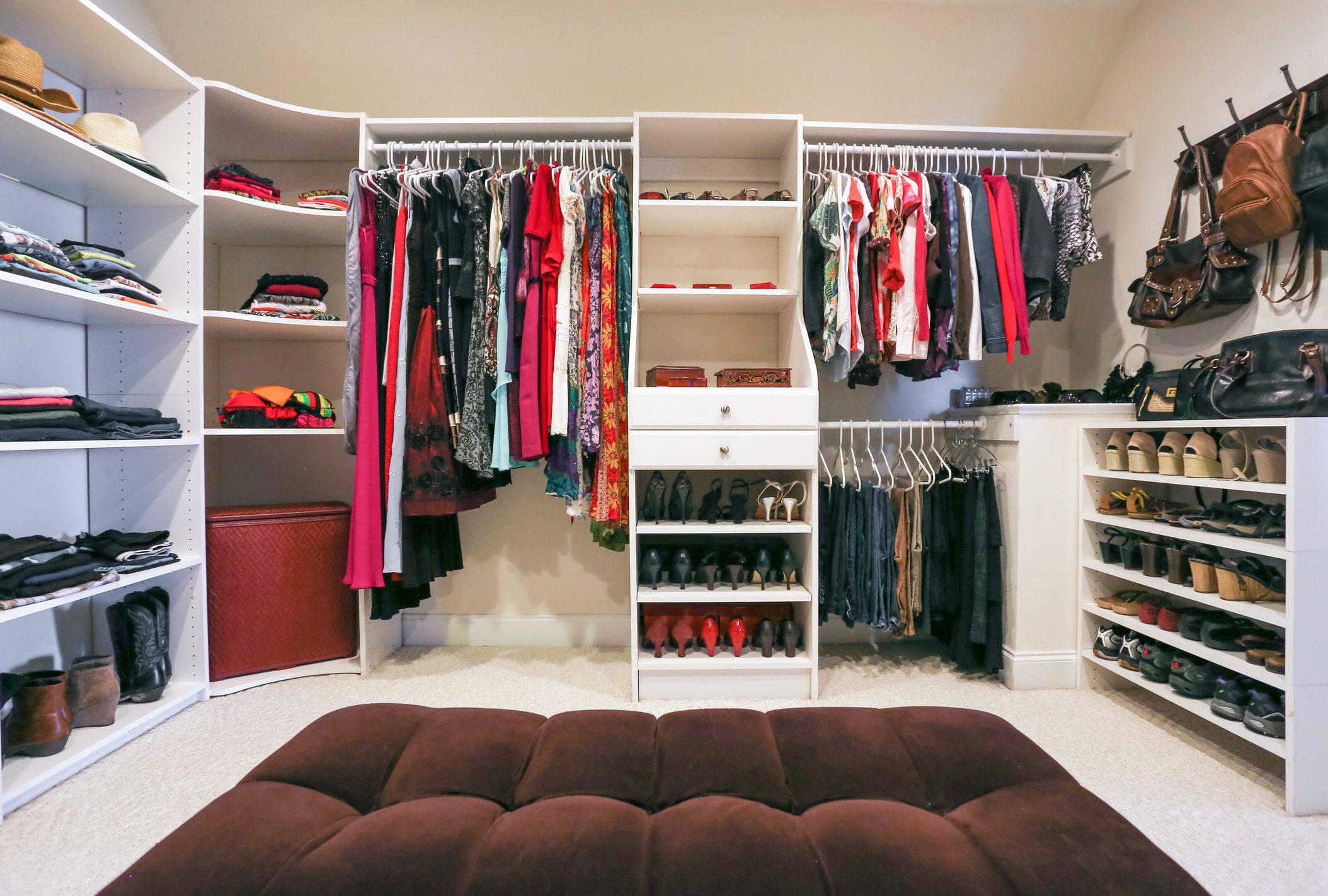 How to Declutter the Closet in 30 Minutes