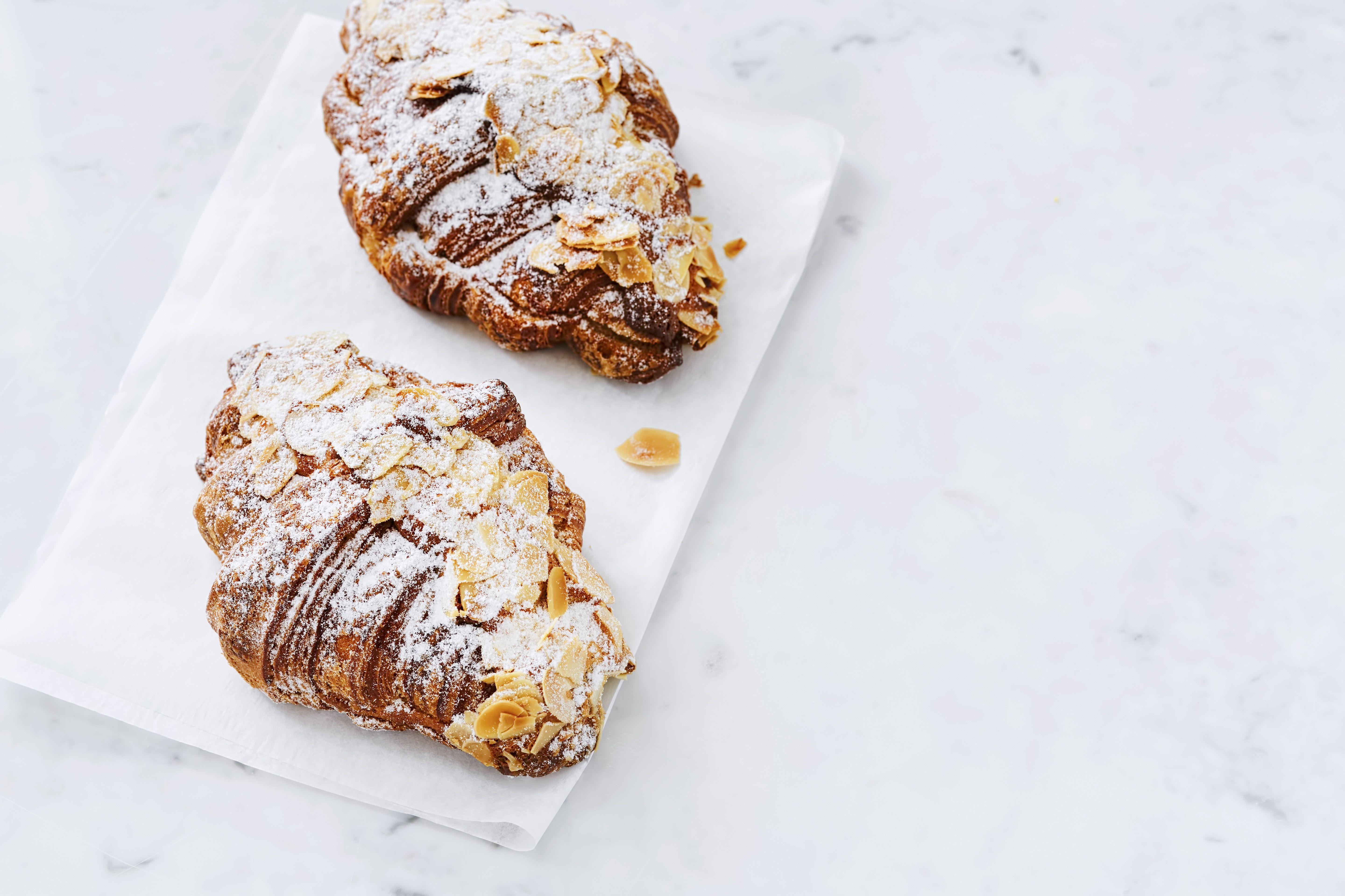 classic-french-almond-croissants-recipe