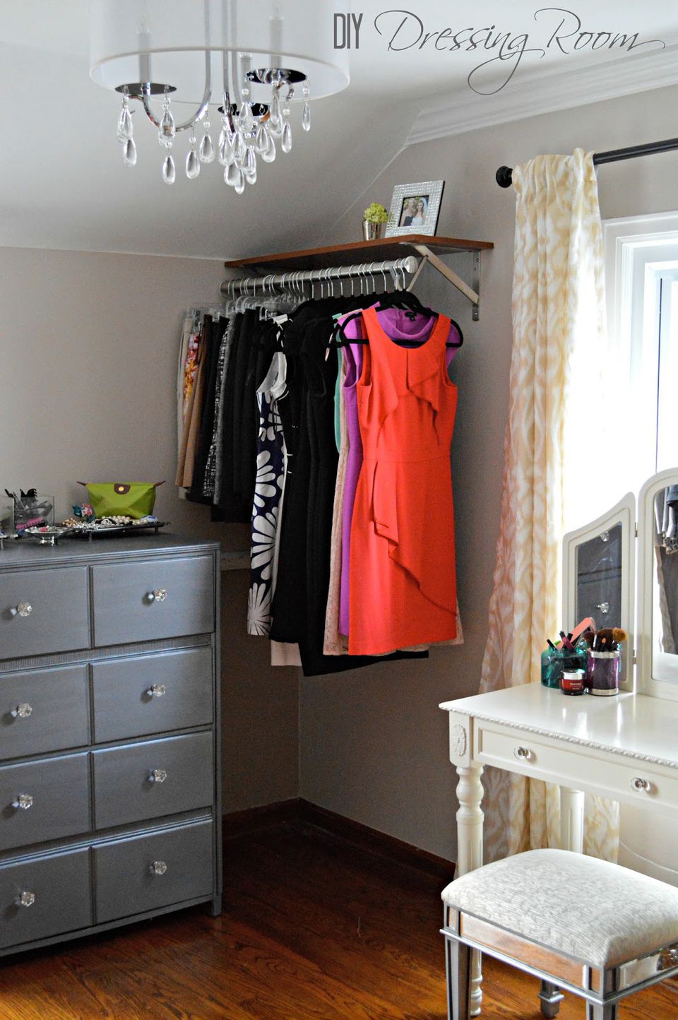 store-clothes-without-a-closet