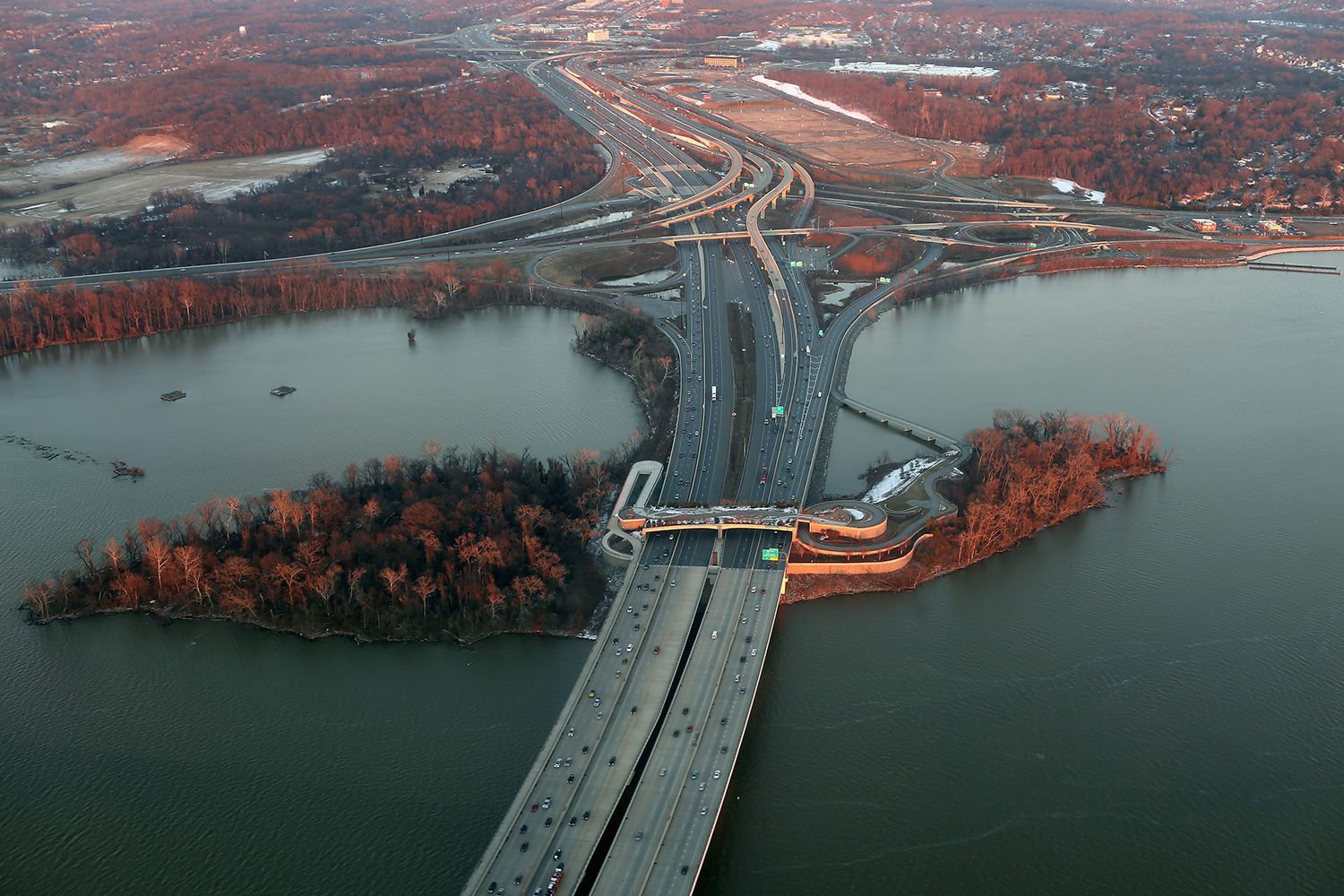 Interstate 495: Driving on the Capital Beltway