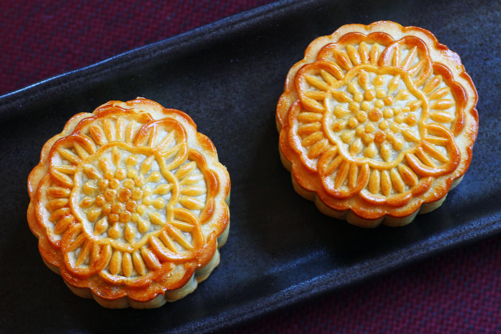 Chinese Mid-Autumn Moon Festival and Mooncake Recipes