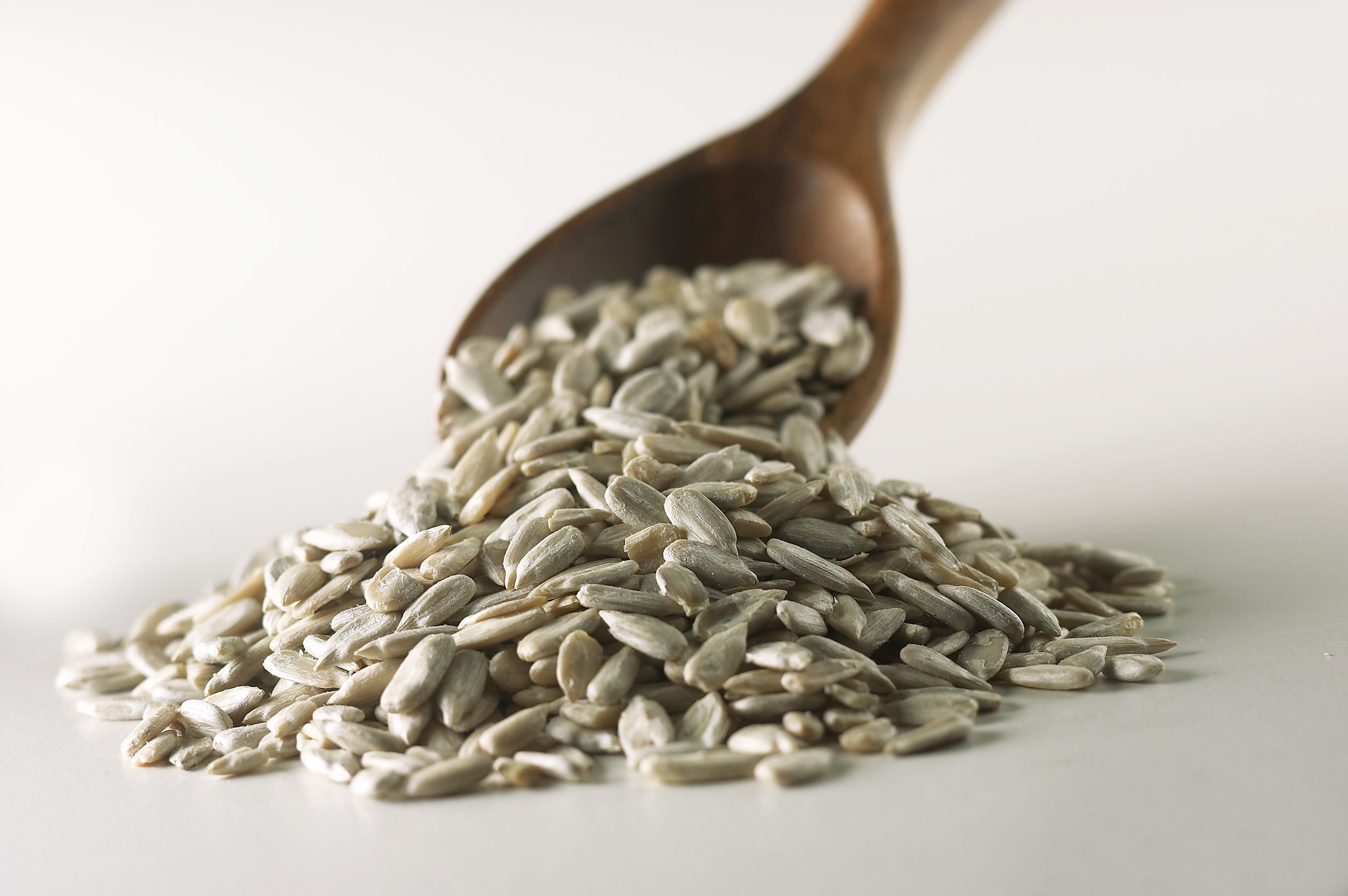 Calories in Sunflower Seeds and Their Health Benefits