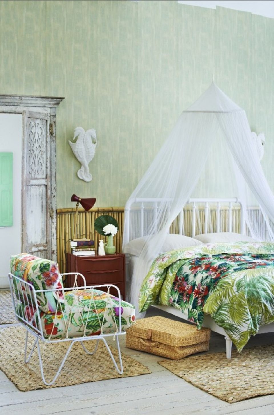 33 Favorite Tropical blue bedroom ideas 