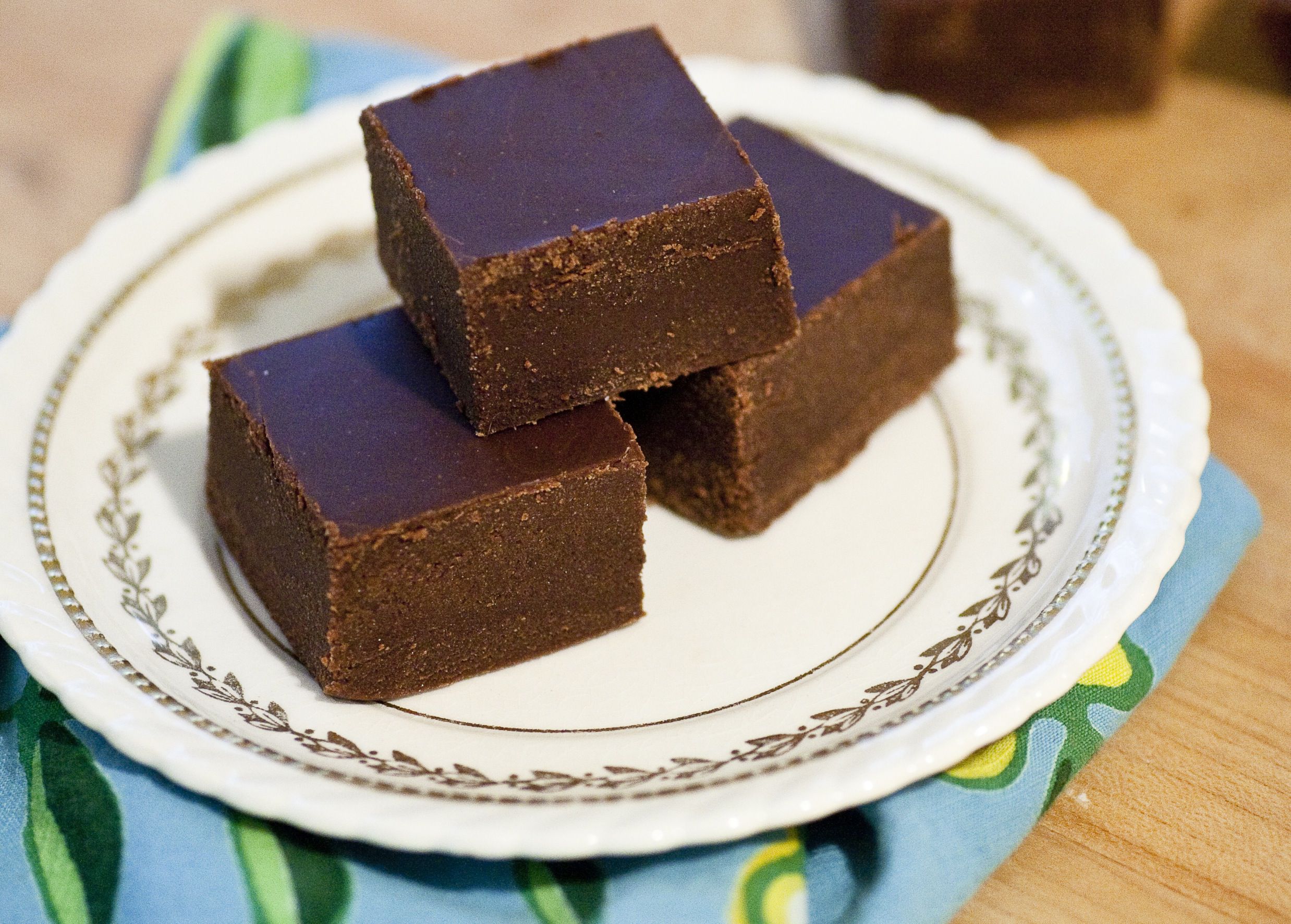 Rich and Creamy Vegan Chocolate Fudge Recipe