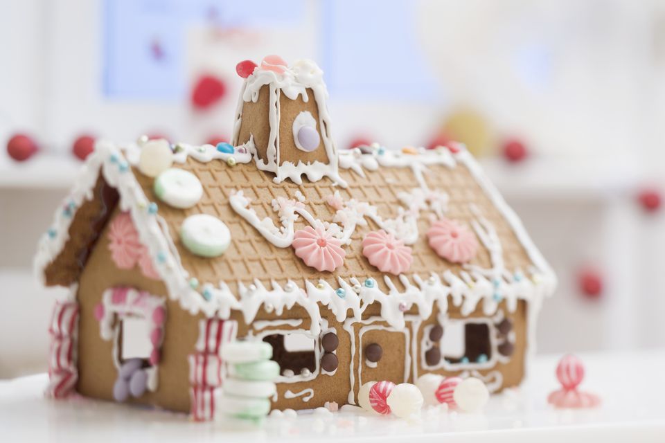 how-to-make-and-assemble-a-gingerbread-house-from-scratch