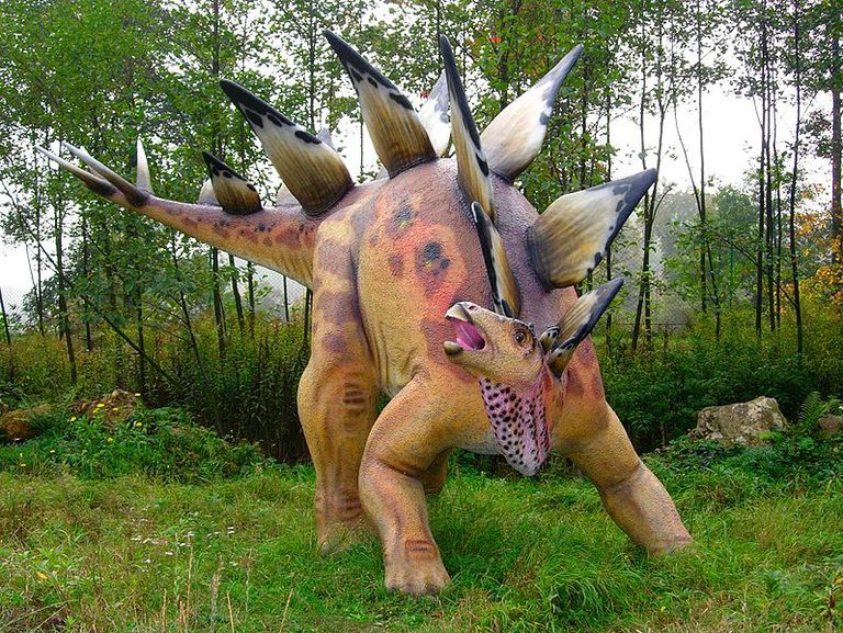 stegosaurus family dinosaurs