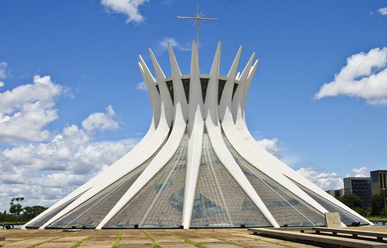 Oscar Niemeyer - Photo Portfolio of Selected Works