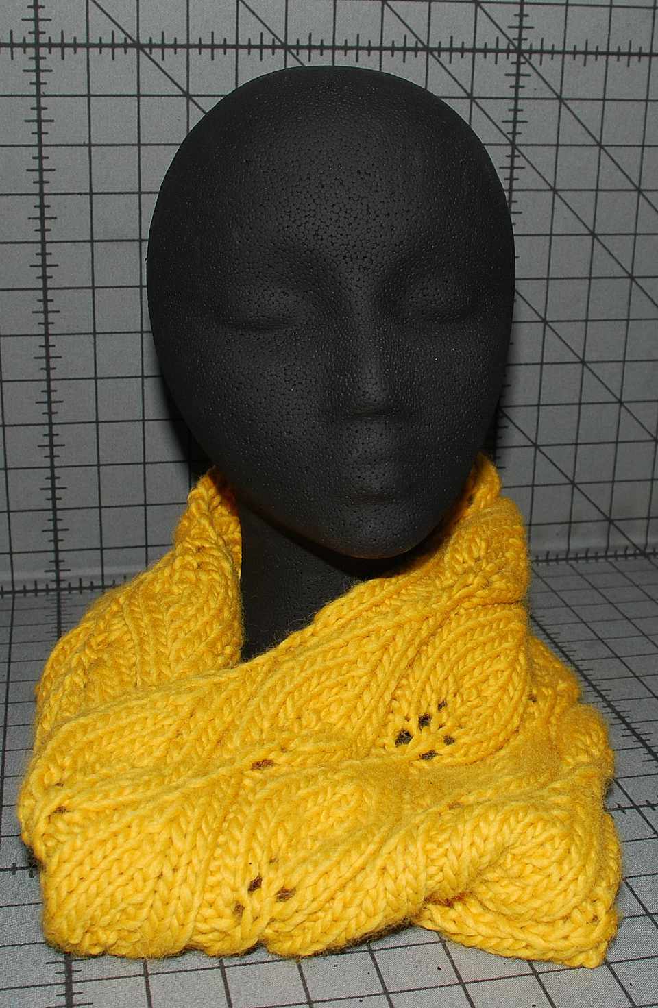 Download Free Knitting Pattern for a Cowl in Candle Flame Stitch