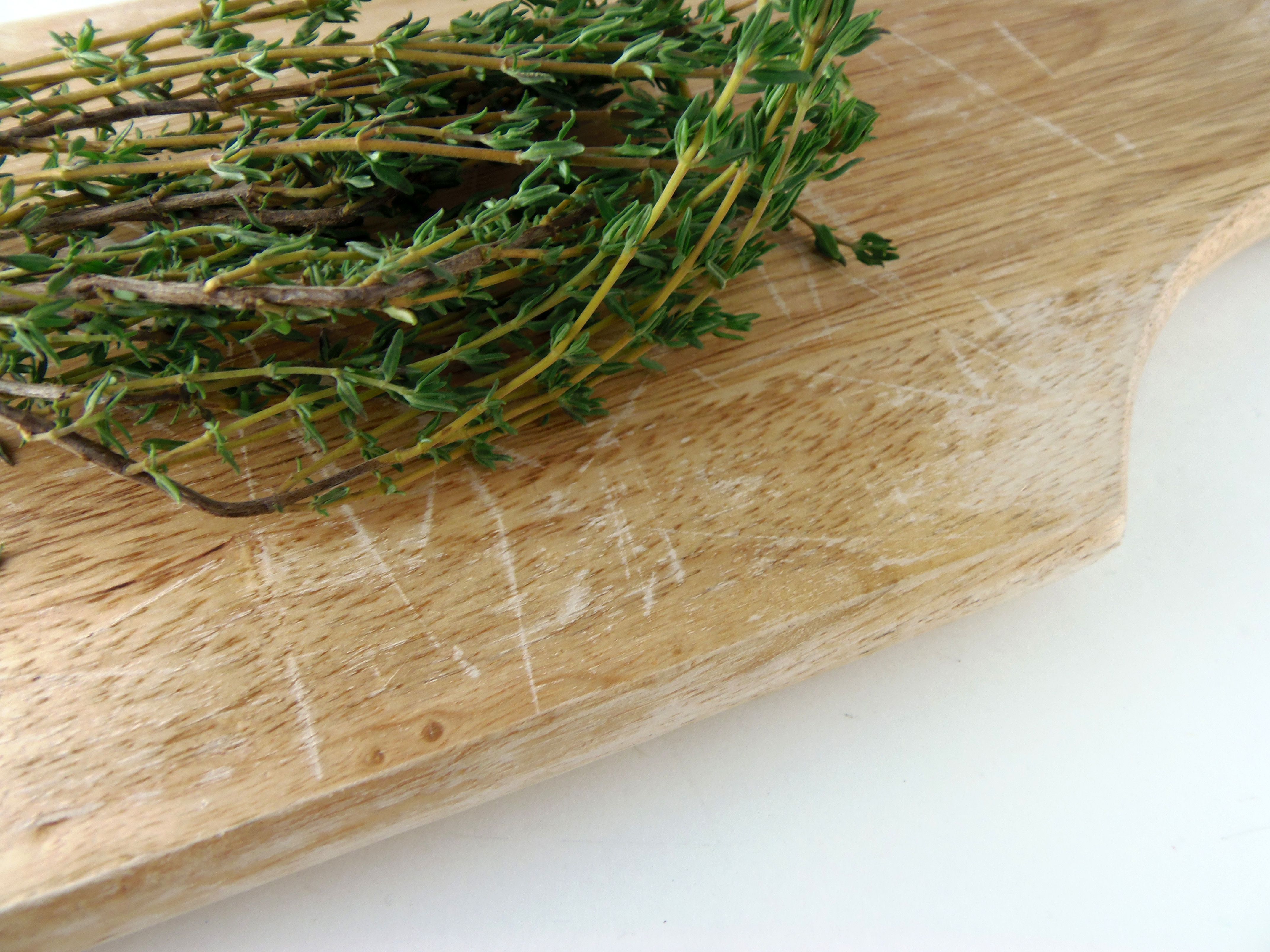 dried leaf thyme substitute