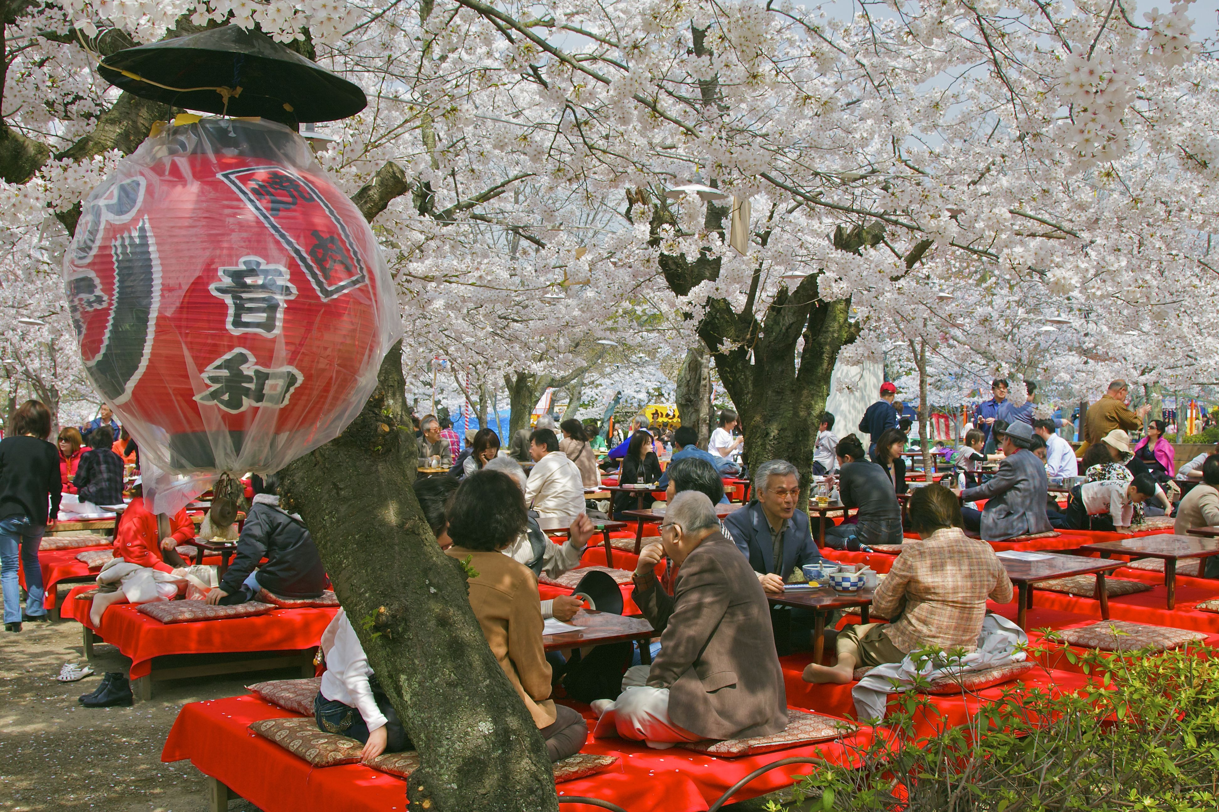 What Are 3 Holiday Traditions In Japan