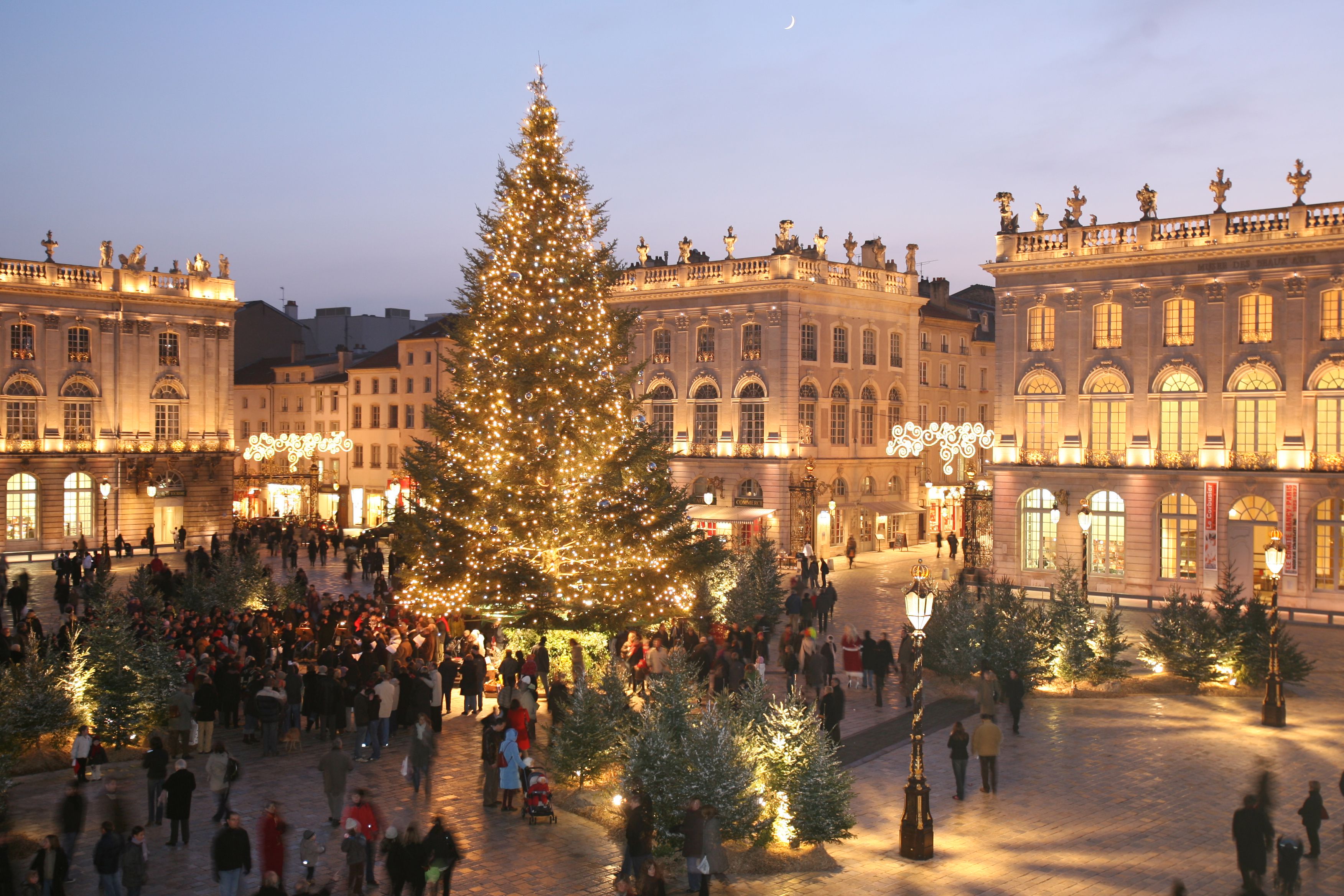 Is Paris Busy During Christmas