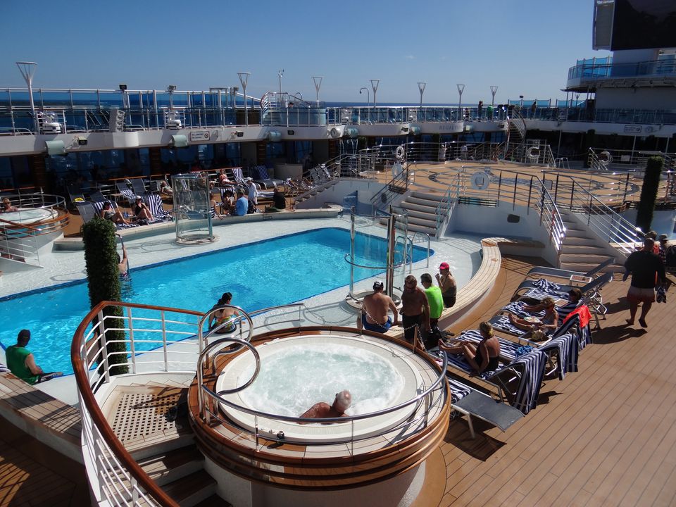 Tour of the Outdoor Decks of the Regal Princess