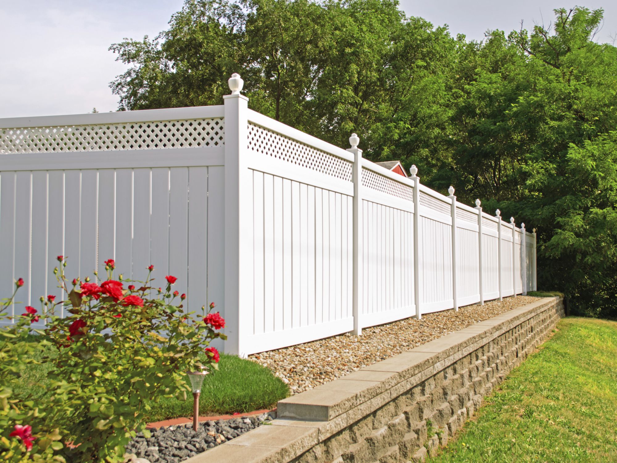 Wood vs Vinyl Fences Point by Point parison