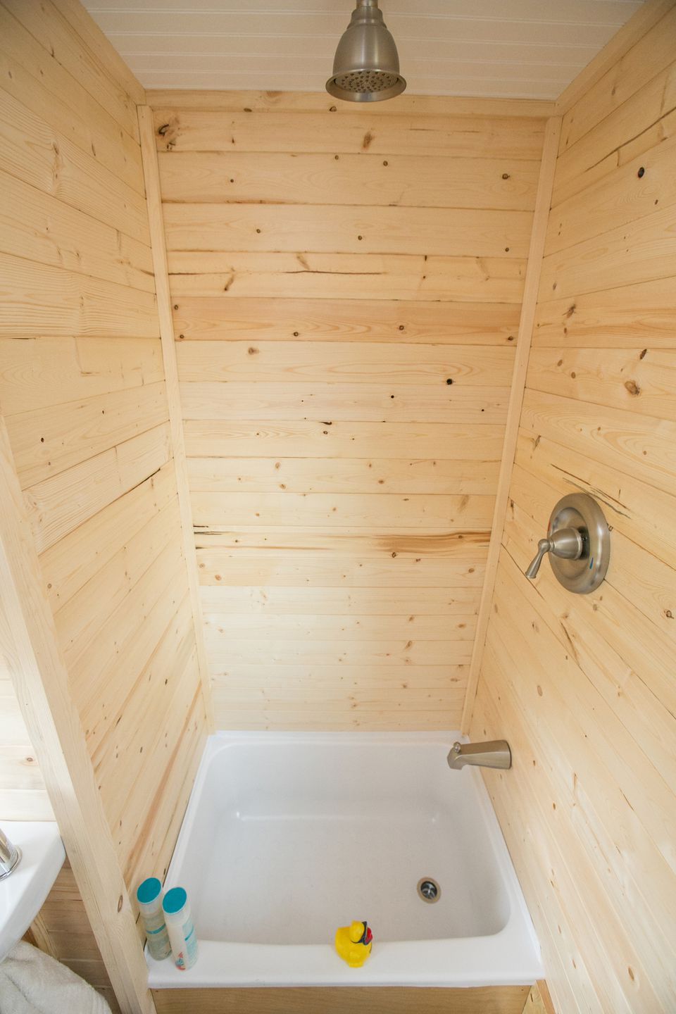 33 Small Shower Ideas for Tiny Homes and Tiny Bathrooms
