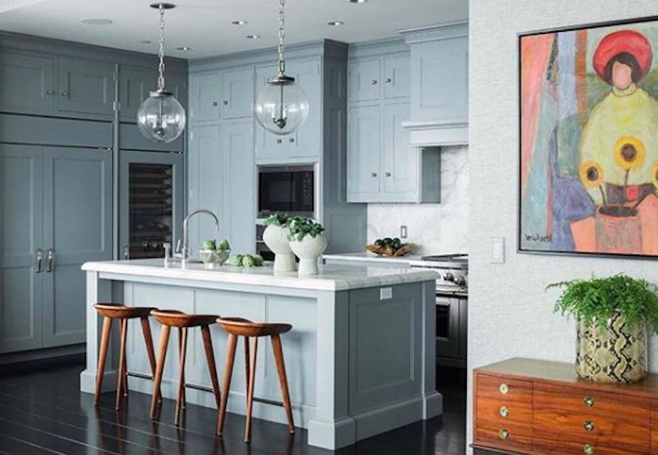 21 Ways to Style Gray Kitchen Cabinets